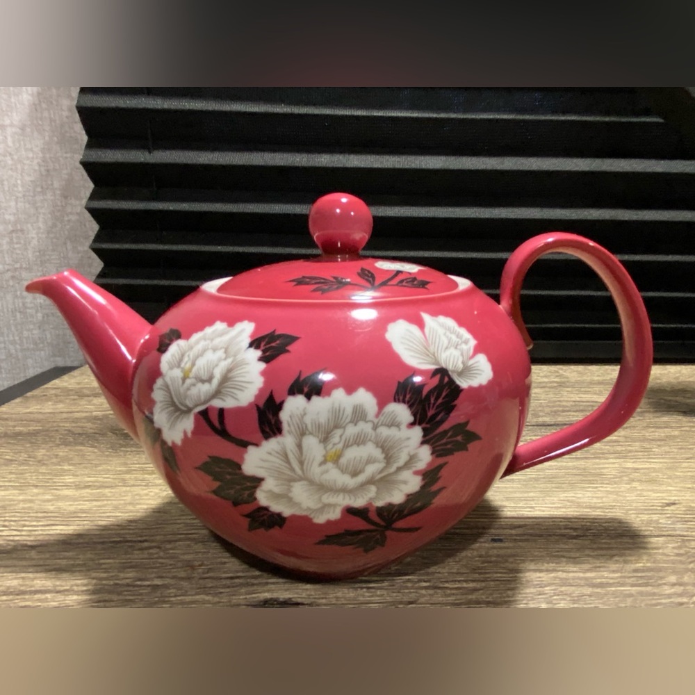 Noritake Pink and White Ceramic Base